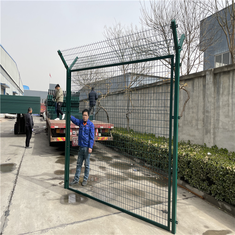 機(jī)場(chǎng)臨時(shí)圍界