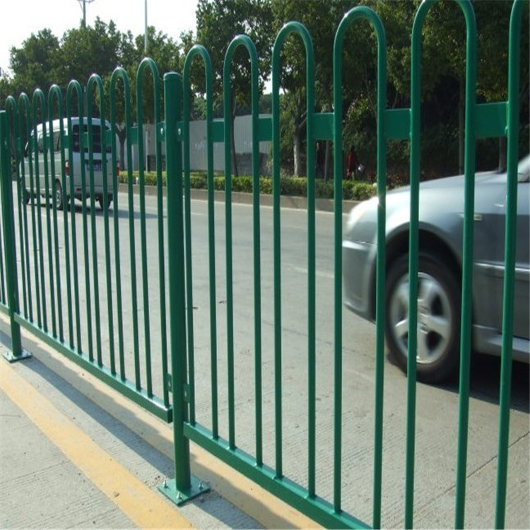 市政道路護(hù)欄功能及特點